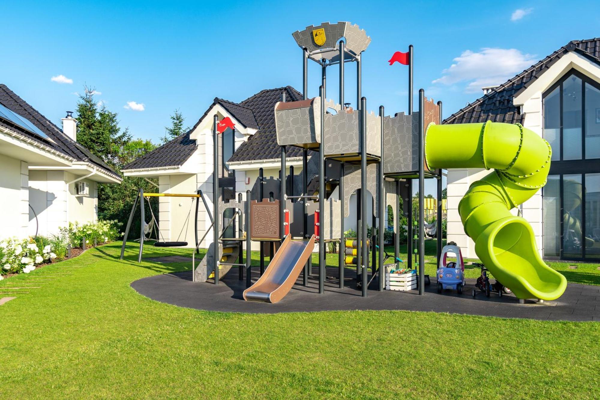 Family Resort Ustka - Domki Dwupoziomowe Z Basenem 外观 照片